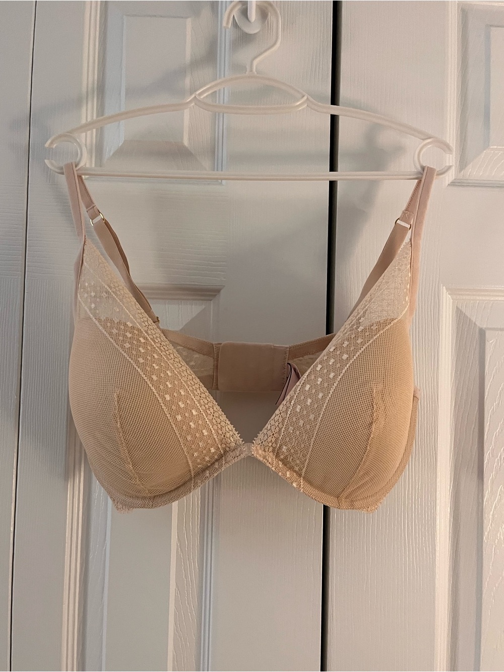 Victoria's Secret Beige Lace-Trim Bra